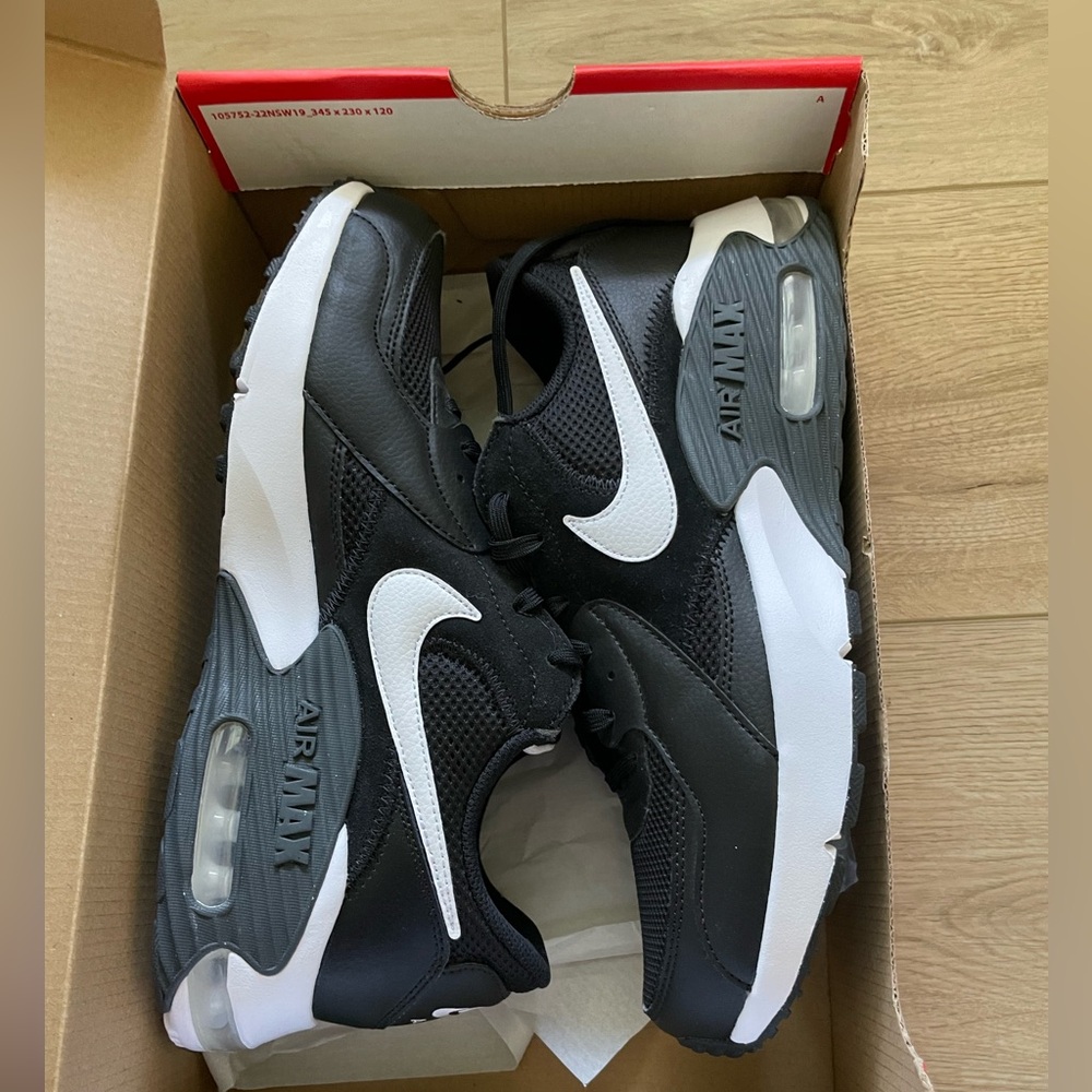 NIKE AIR MAX SZ 11 EXCEE MEN'S BLACK / WHITE - DARK GREY CD4165 001 New in Box - Picture 2 of 10